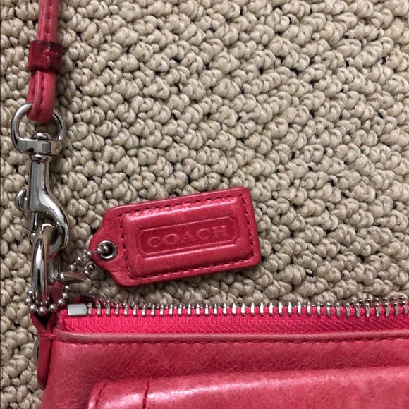 Pink coach cross body bag - Picture 2 of 2